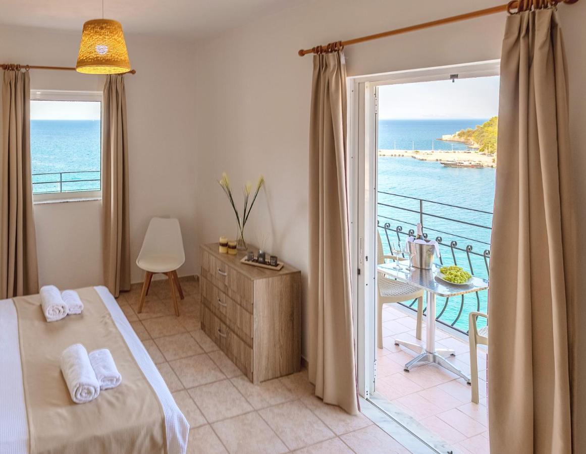 Faro Del Porto Apartment Poros  ภายนอก รูปภาพ