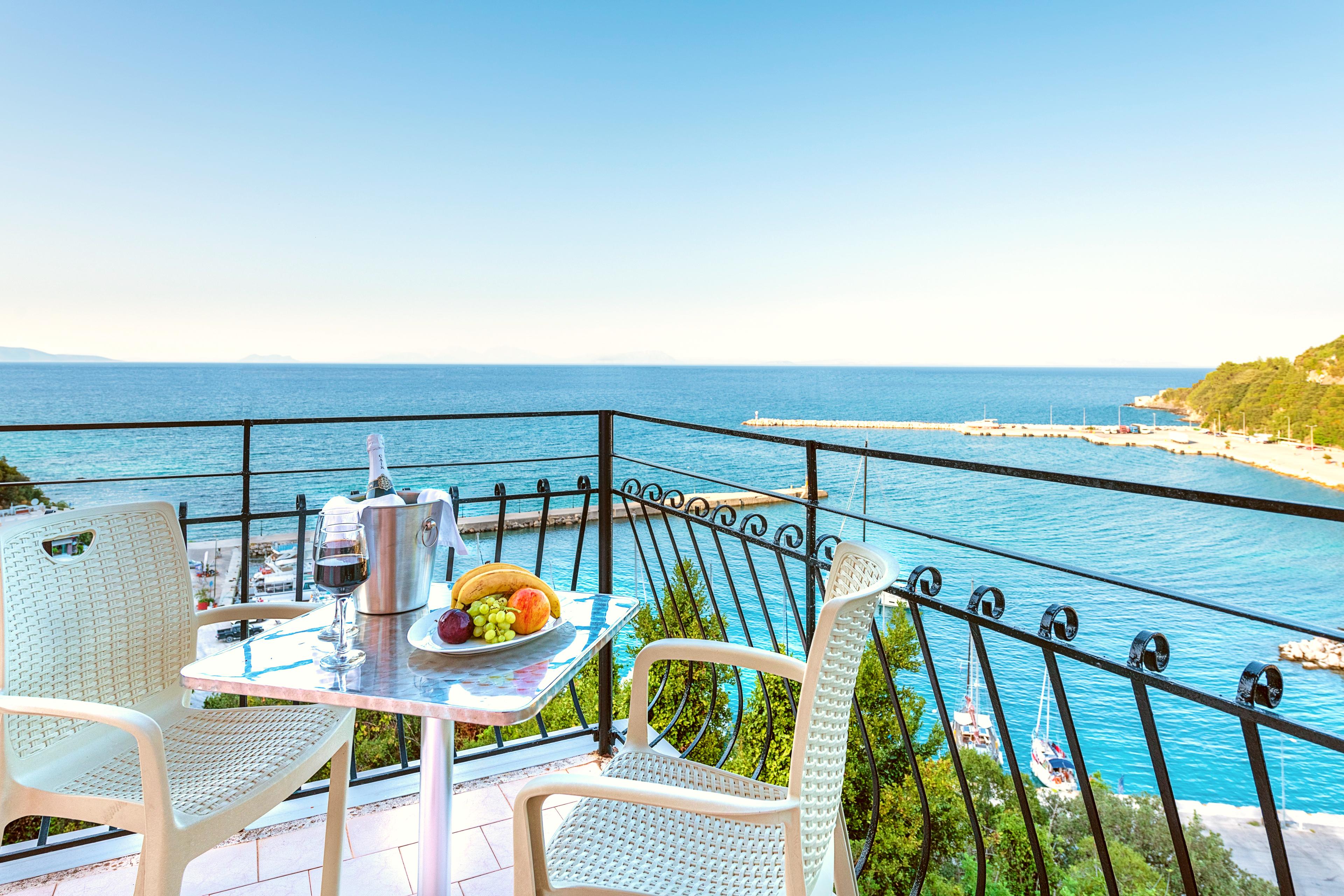 Faro Del Porto Apartment Poros  ภายนอก รูปภาพ